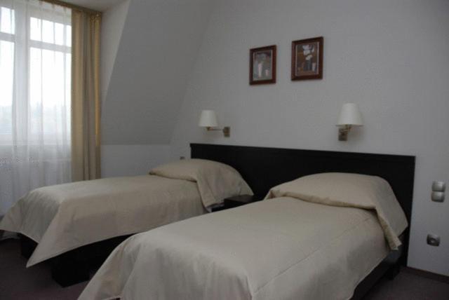 Portius Hotel ครอสโน ภายนอก รูปภาพ